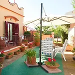 Paradise Bed & Breakfast 3*