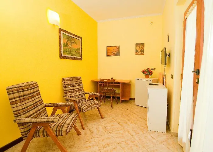 Paradise Bed & Breakfast 3*
