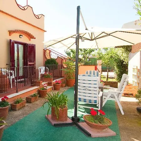 Paradise Bed & Breakfast 2*