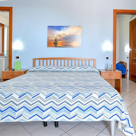 Bed & Breakfast Paradise 2*